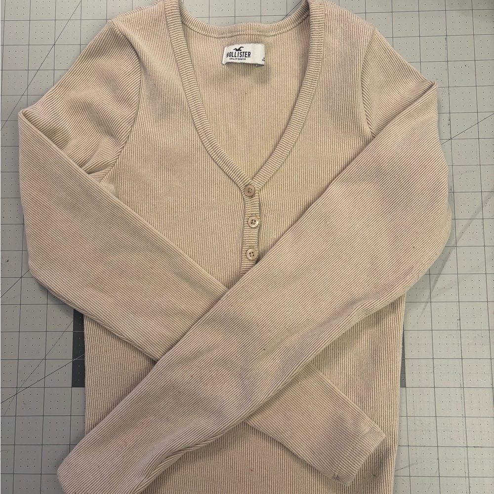 Hollister Women's Beige V-Neck long sleeve